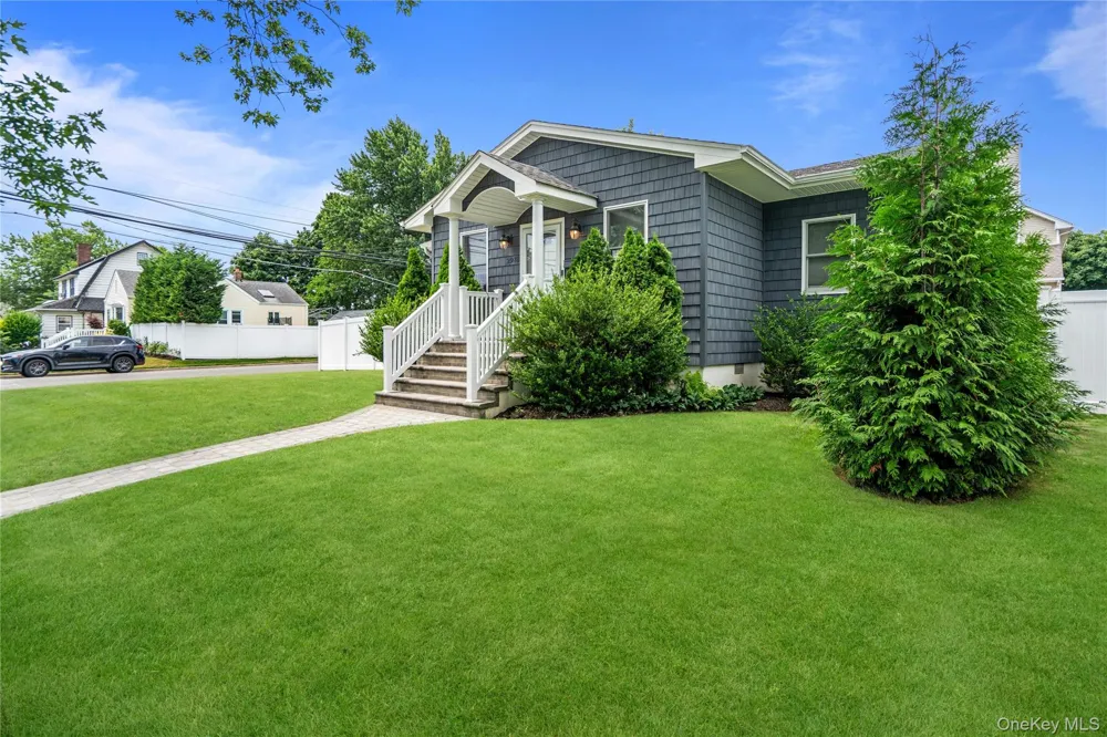 2978 Grand Boulevard Baldwin, NY 11510