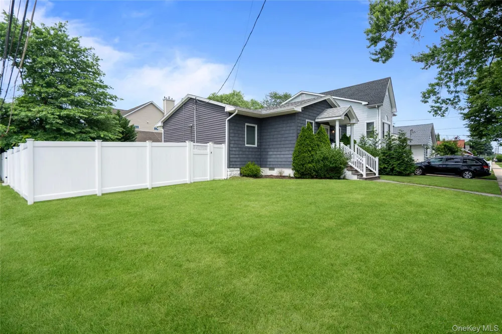 2978 Grand Boulevard Baldwin, NY 11510