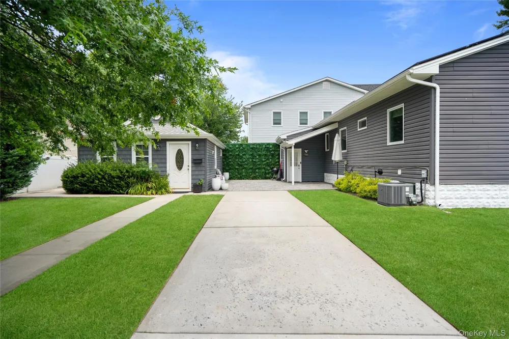 2978 Grand Boulevard Baldwin, NY 11510