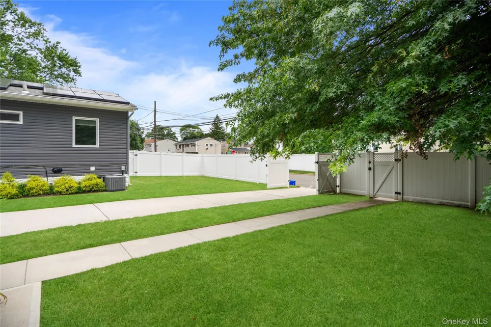 2978 Grand Boulevard Baldwin, NY 11510