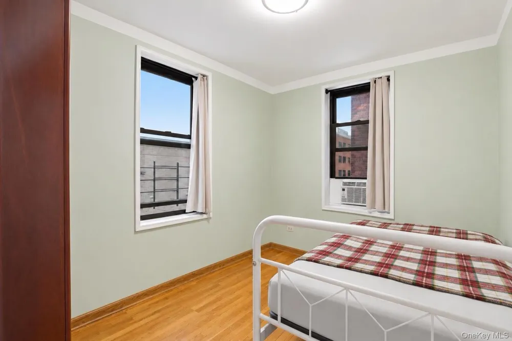 84-31 Van Wyck Expressway #2B Briarwood, NY 11435