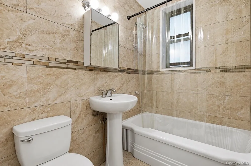 84-31 Van Wyck Expressway #2B Briarwood, NY 11435
