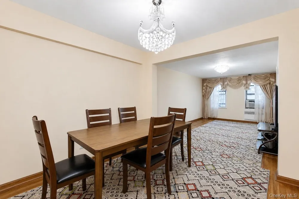 84-31 Van Wyck Expressway #2B Briarwood, NY 11435