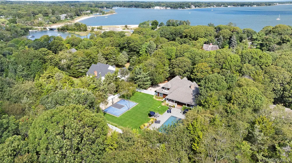 3470 Bayview Road Southold, NY 11971