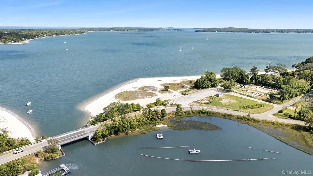 3470 Bayview Road Southold, NY 11971