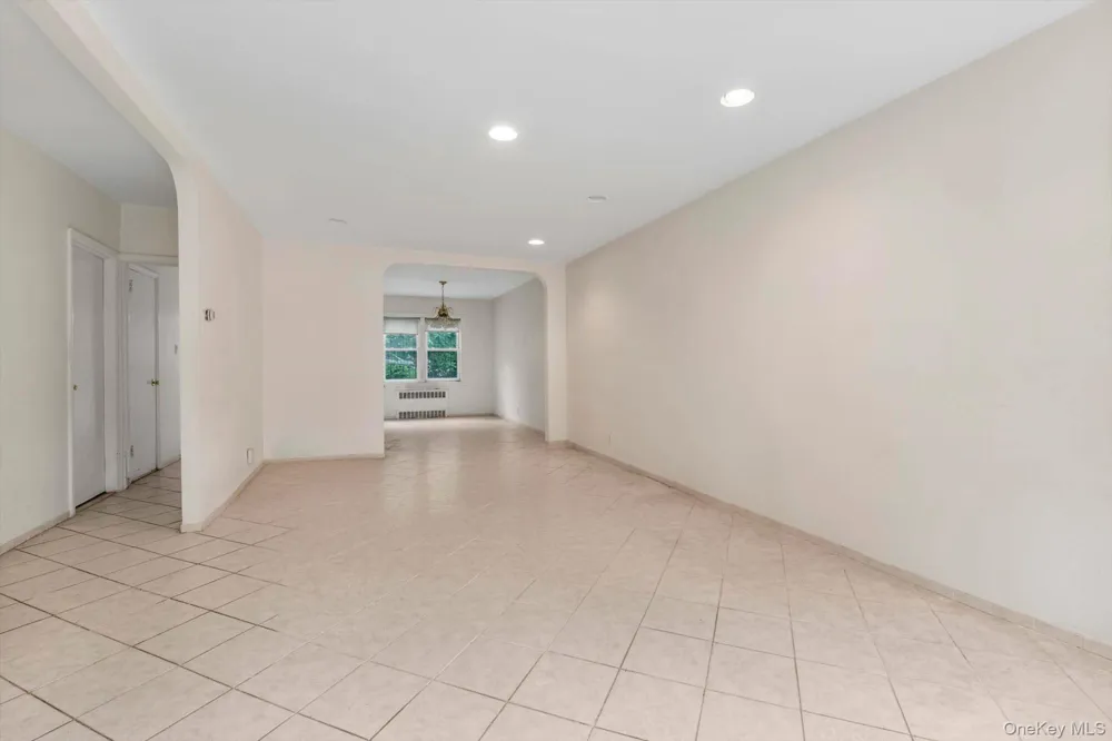 141-03 Hoover Avenue Briarwood, NY 11435