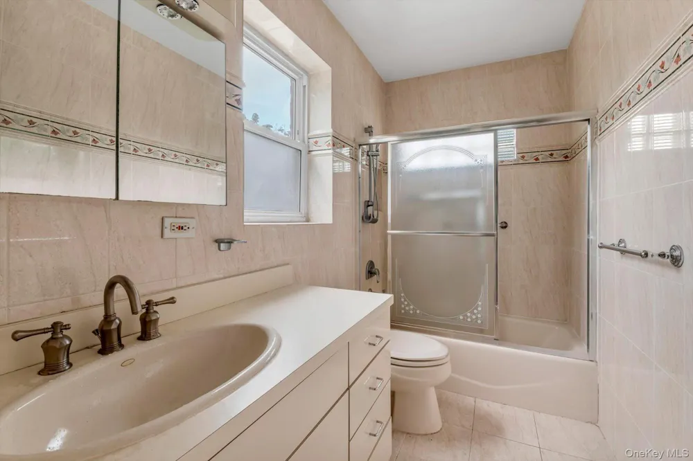 141-03 Hoover Avenue Briarwood, NY 11435