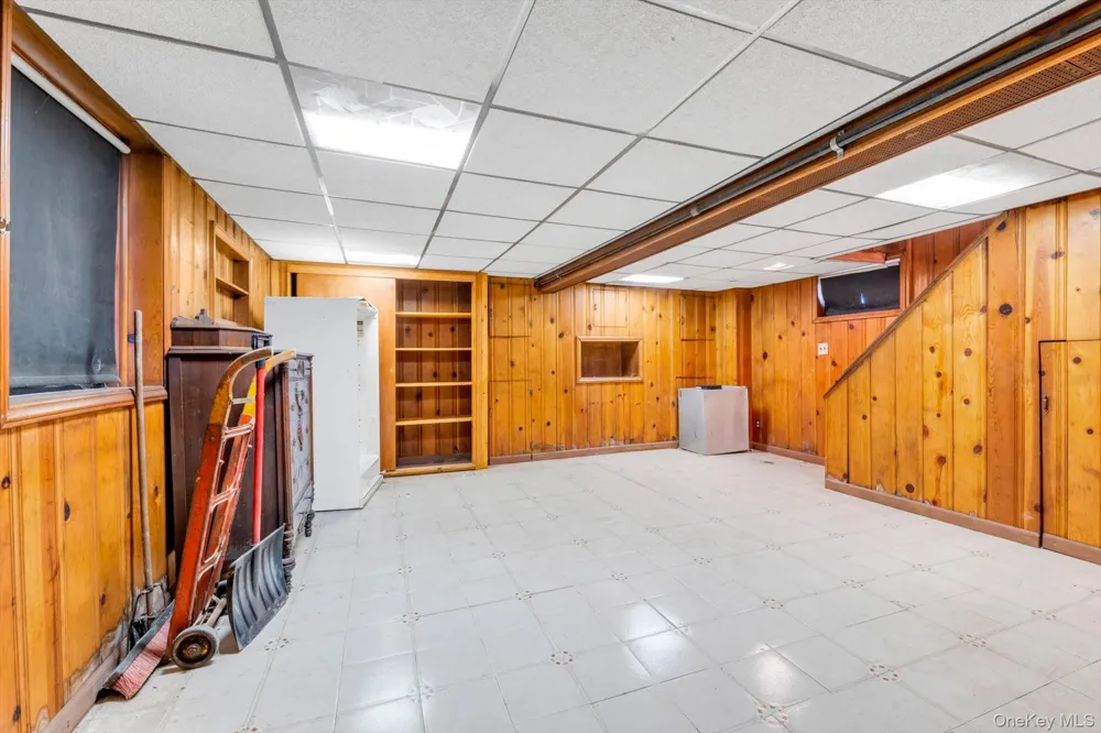 141-03 Hoover Avenue Briarwood, NY 11435