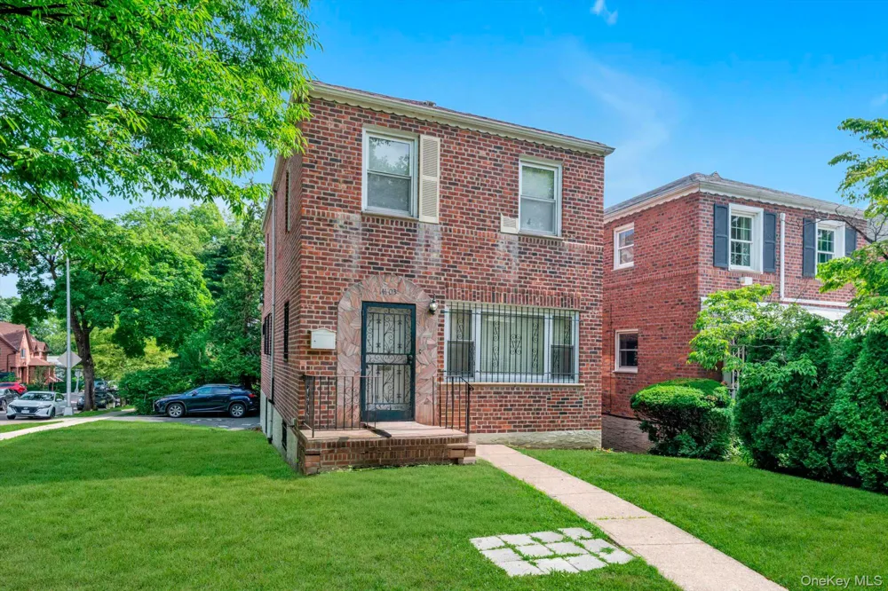 141-03 Hoover Avenue Briarwood, NY 11435