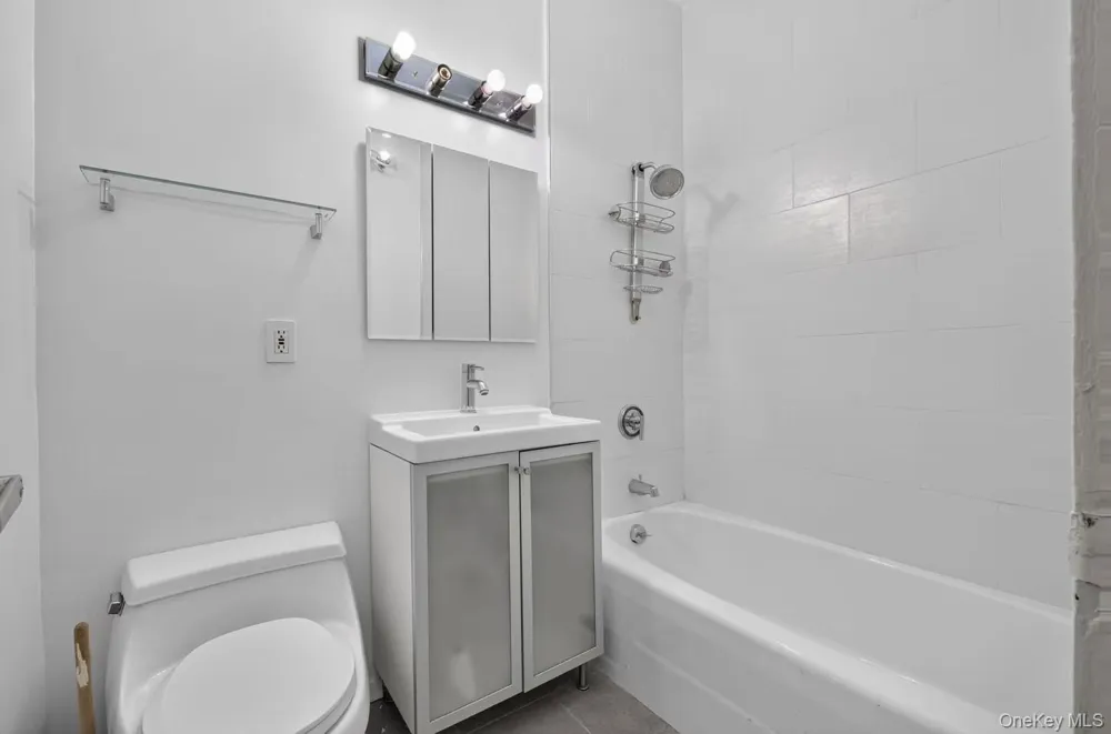 60 E 8th Street #18G New York (Manhattan), NY 10003
