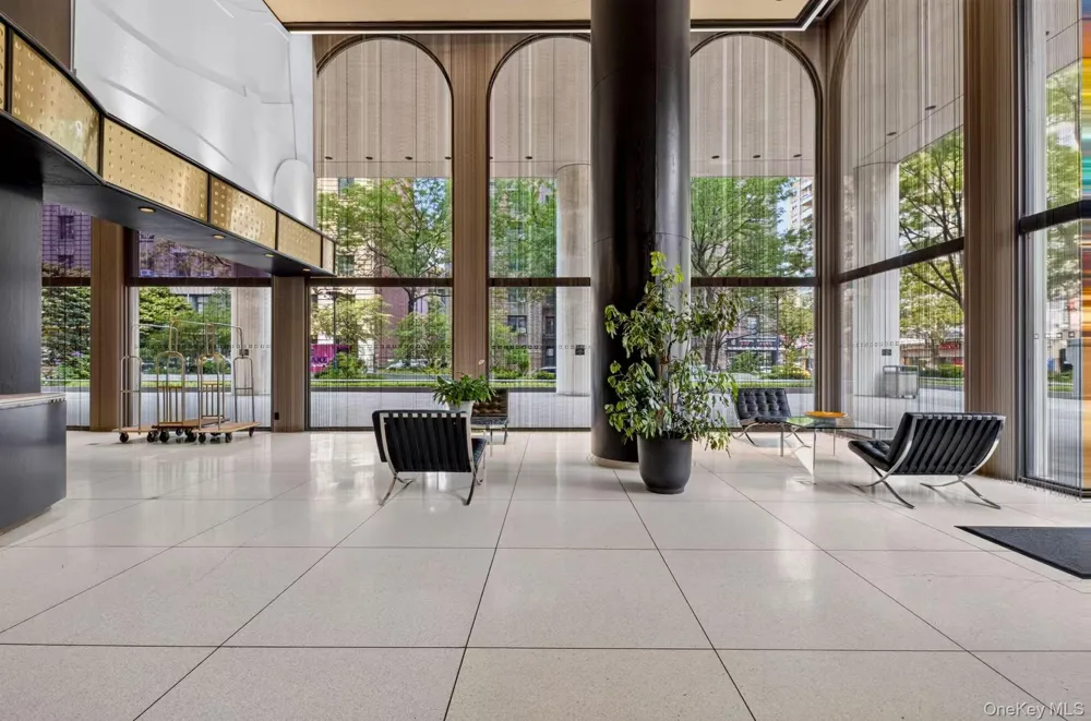 60 E 8th Street #18G New York (Manhattan), NY 10003