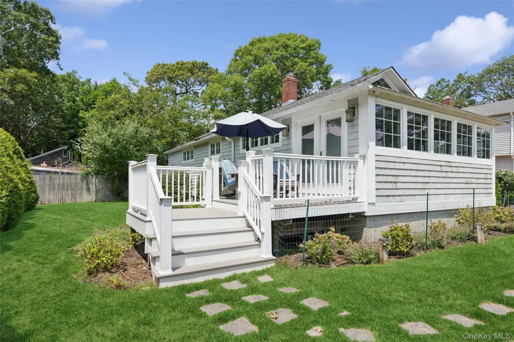 33 Bay Avenue Sag Harbor, NY 11963