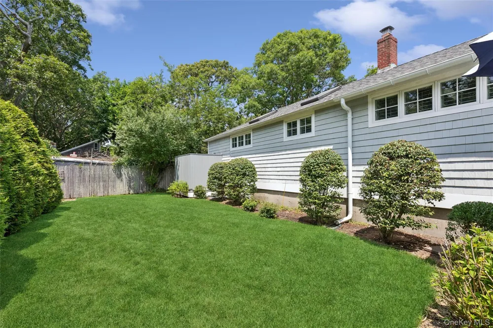 33 Bay Avenue Sag Harbor, NY 11963
