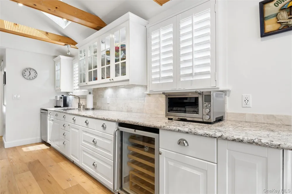 33 Bay Avenue Sag Harbor, NY 11963