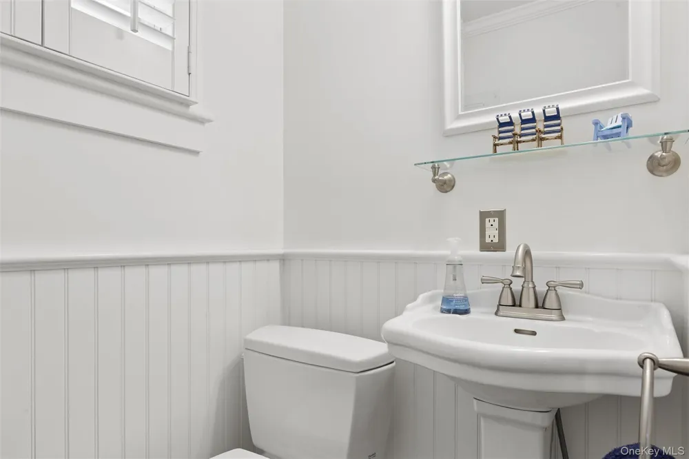 33 Bay Avenue Sag Harbor, NY 11963