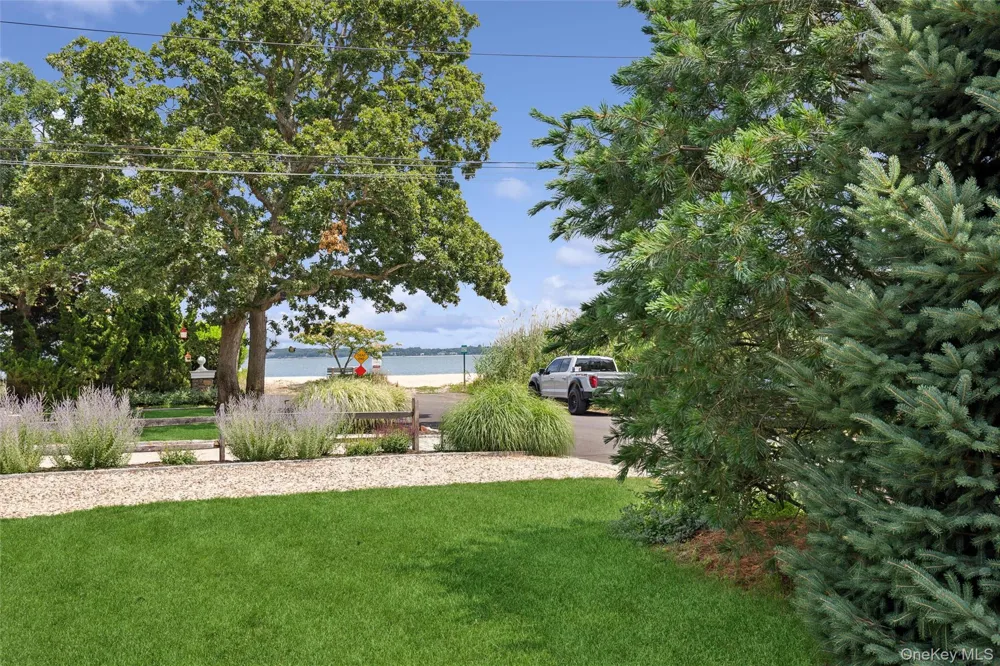 33 Bay Avenue Sag Harbor, NY 11963