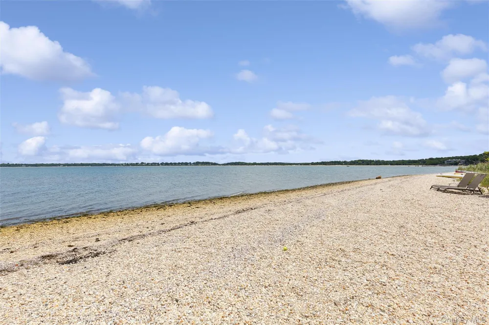 33 Bay Avenue Sag Harbor, NY 11963