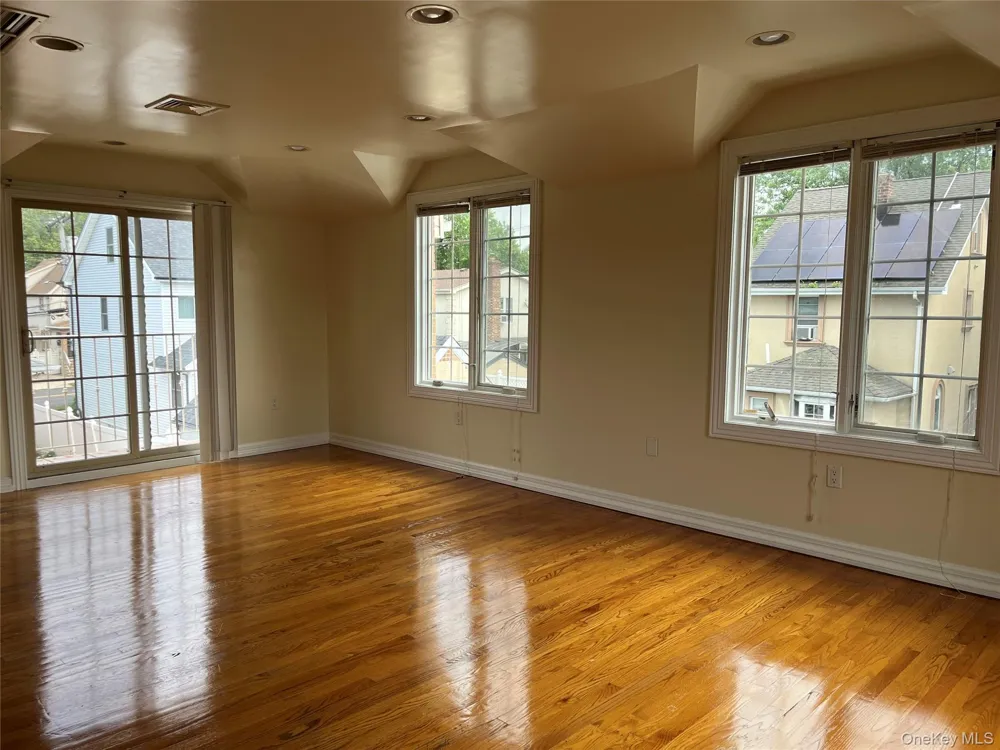 27-07 Murray Lane #Second floor Flushing, NY 11354