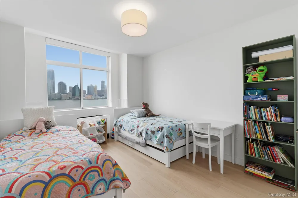 350 Albany Street #10BC New York (Manhattan), NY 10280