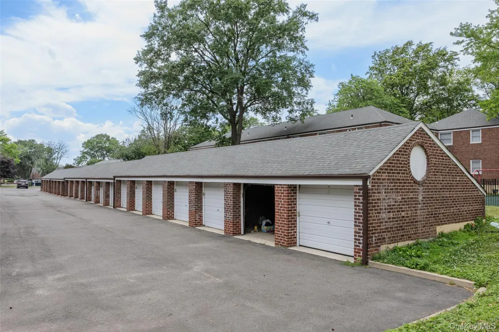 61-26 255th #upper Little Neck, NY 11362
