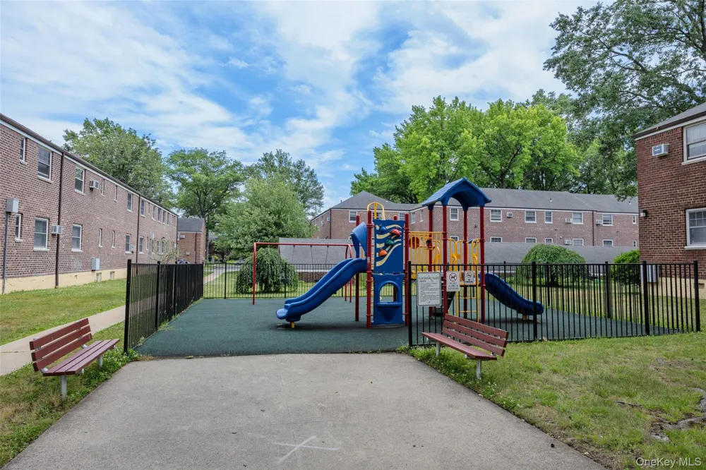 61-26 255th #upper Little Neck, NY 11362