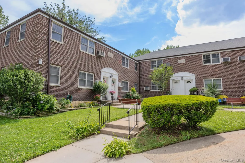 61-26 255th #upper Little Neck, NY 11362