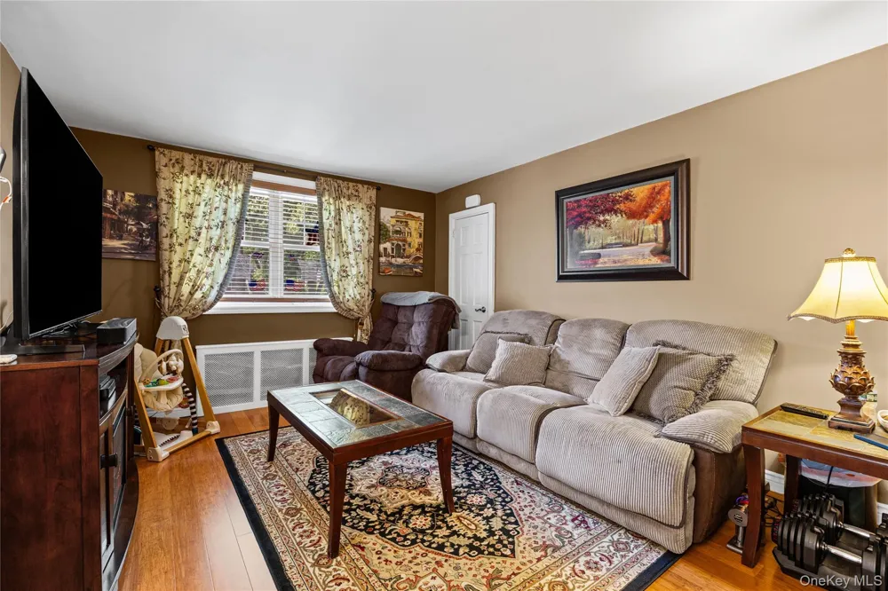 61-26 255th #upper Little Neck, NY 11362