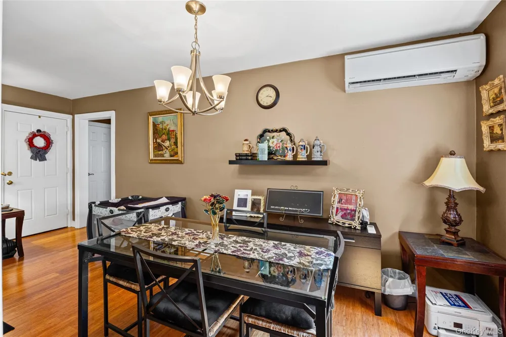 61-26 255th #upper Little Neck, NY 11362