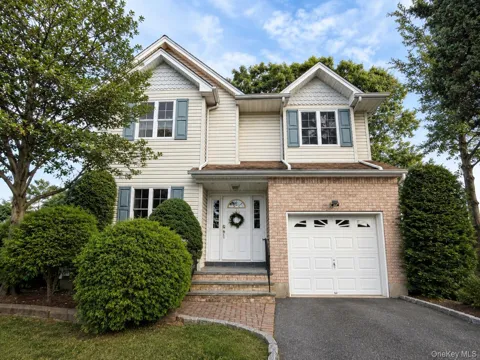 35 Willis Avenue