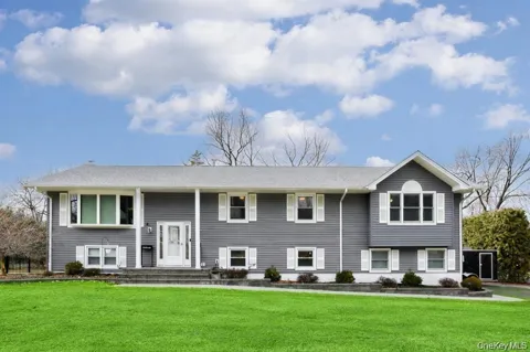 6 Hemlock Lane