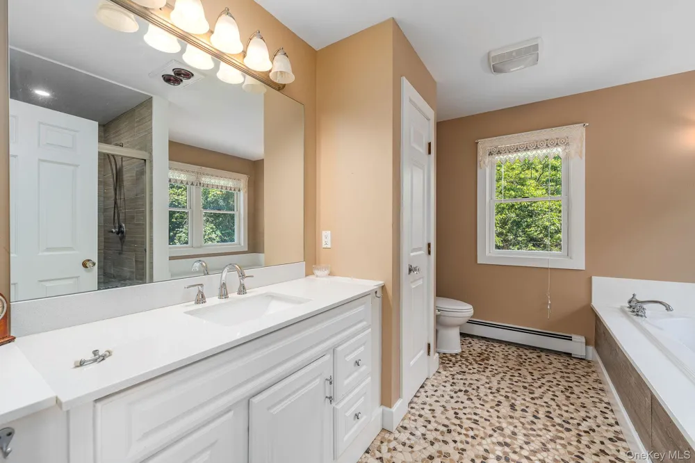 4408 Old North Road Southold, NY 11971