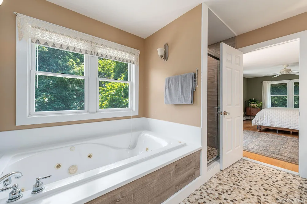 4408 Old North Road Southold, NY 11971