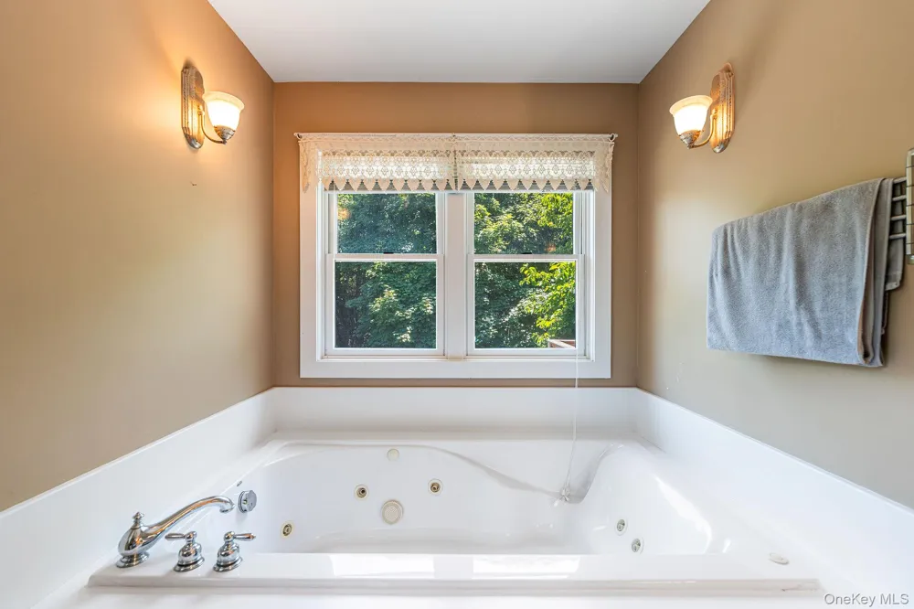 4408 Old North Road Southold, NY 11971