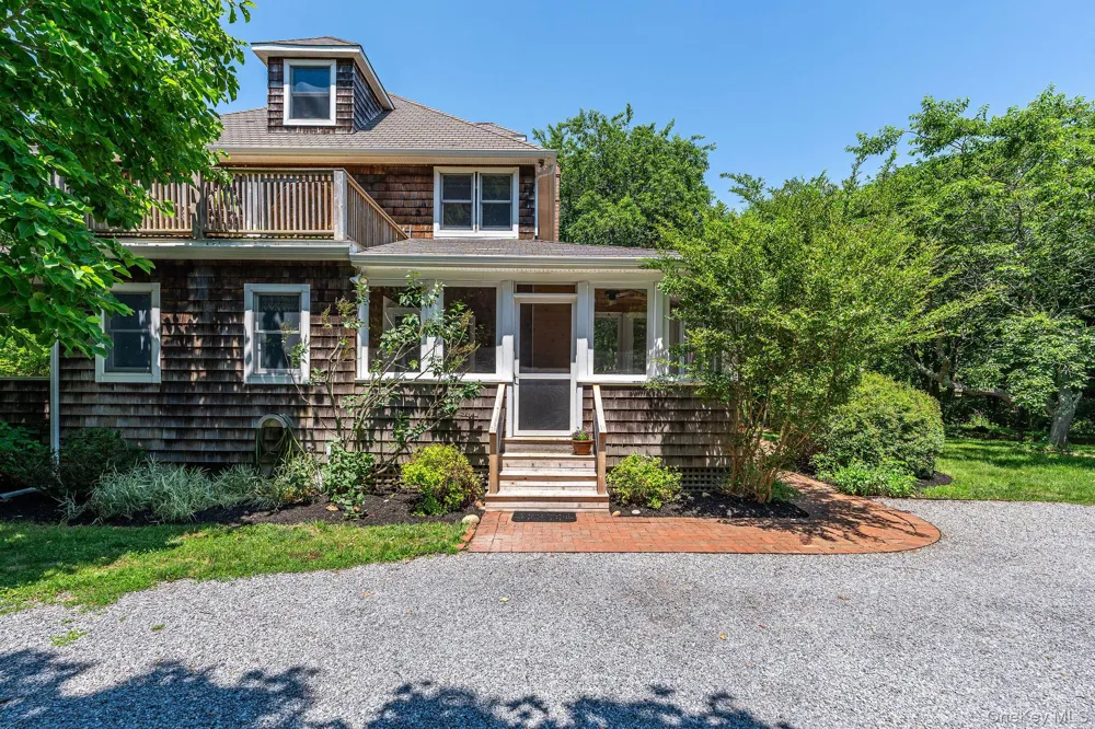4408 Old North Road Southold, NY 11971