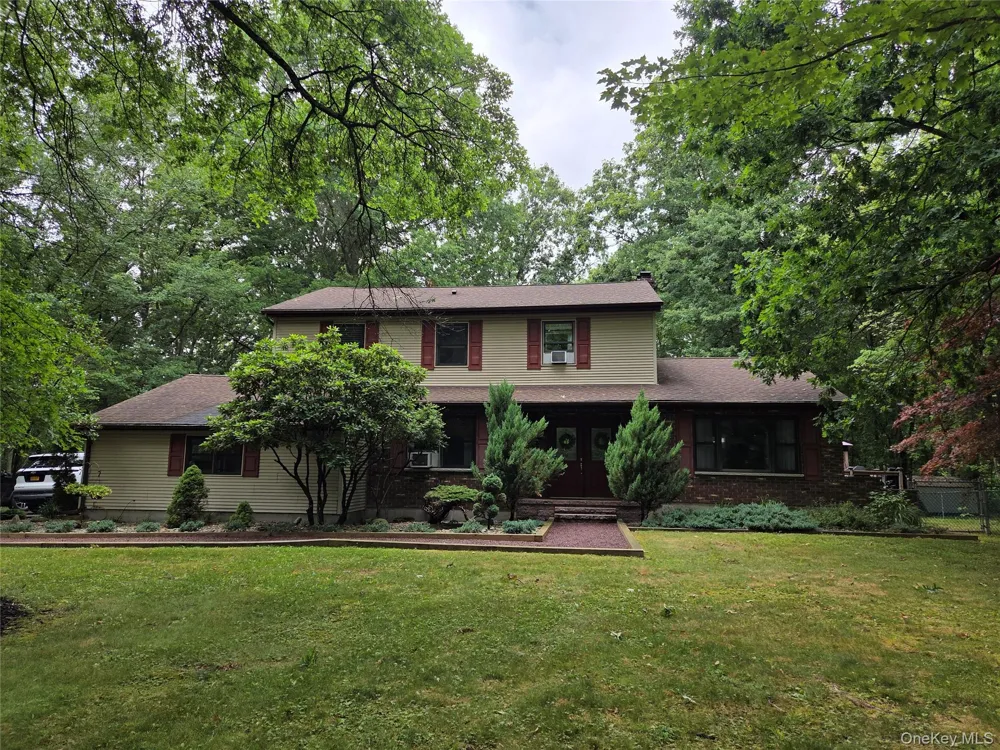 34 Greenshire Way Walden, NY 12586