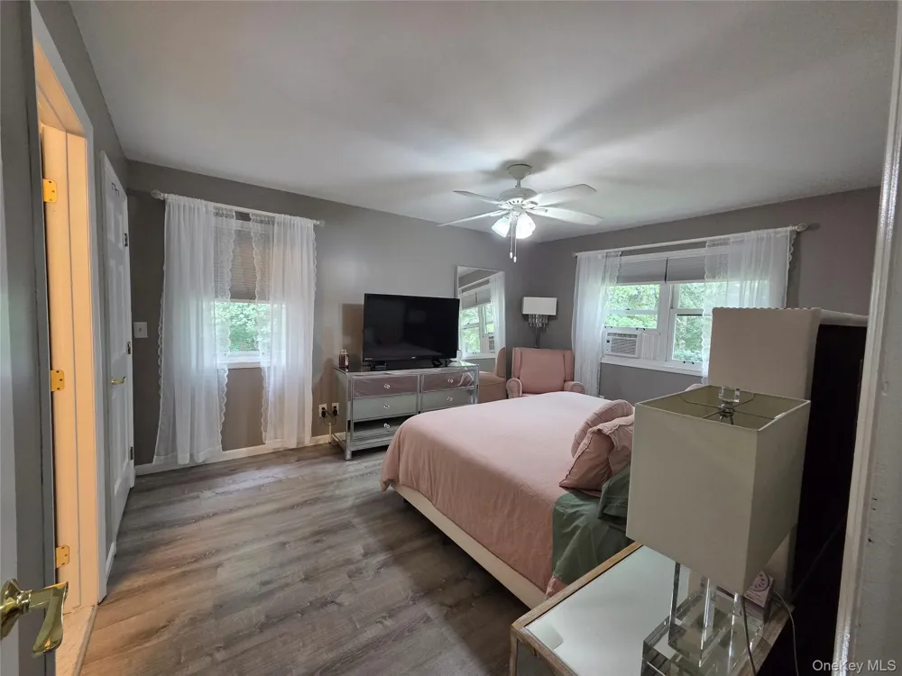 34 Greenshire Way Walden, NY 12586