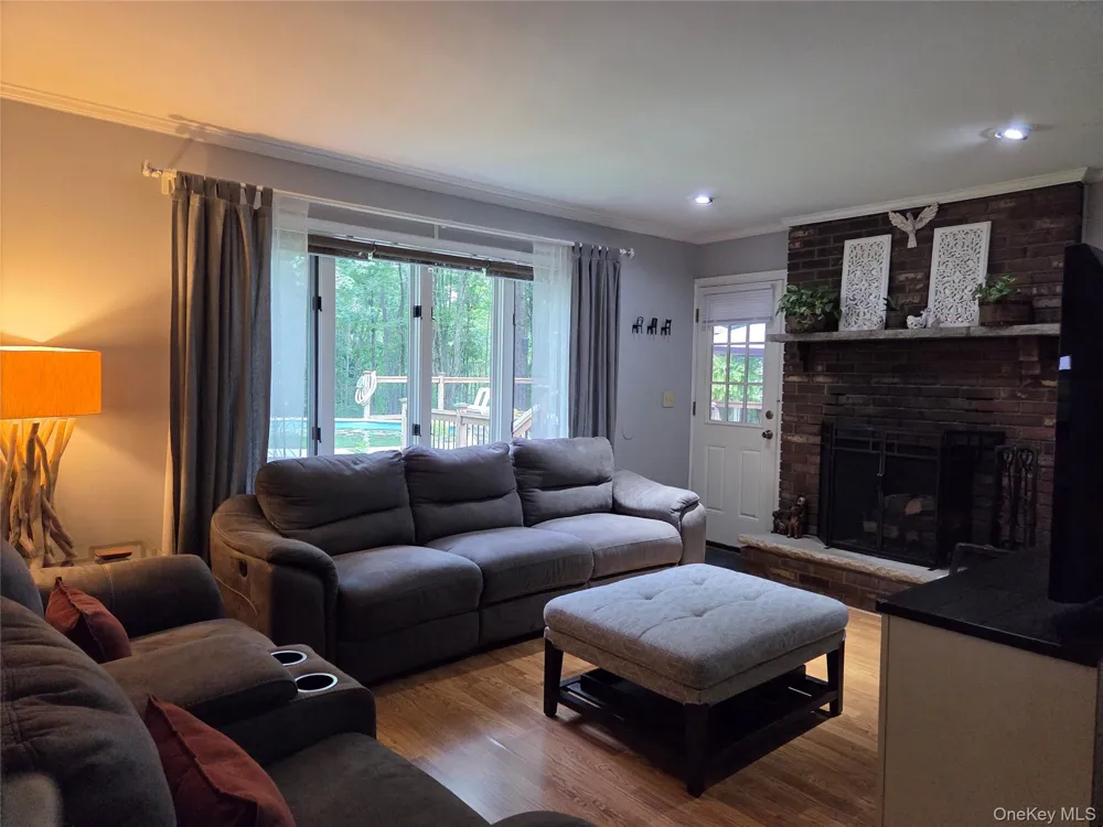 34 Greenshire Way Walden, NY 12586