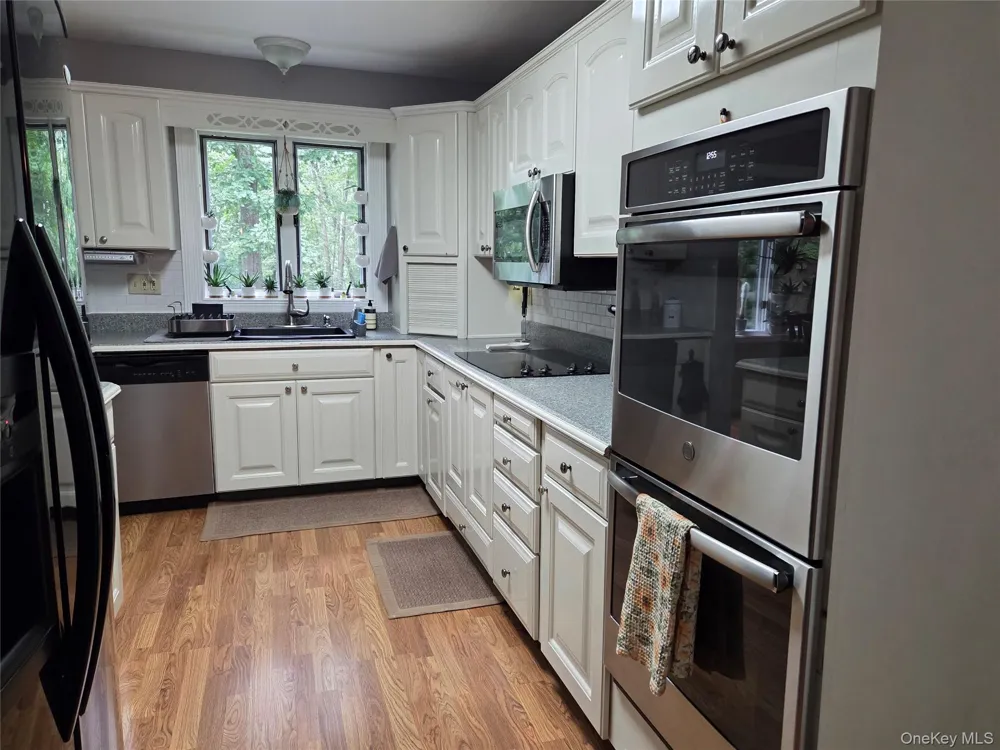 34 Greenshire Way Walden, NY 12586