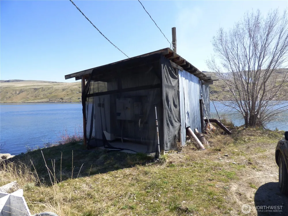 618 Jack Wells Road Bridgeport, WA 98813