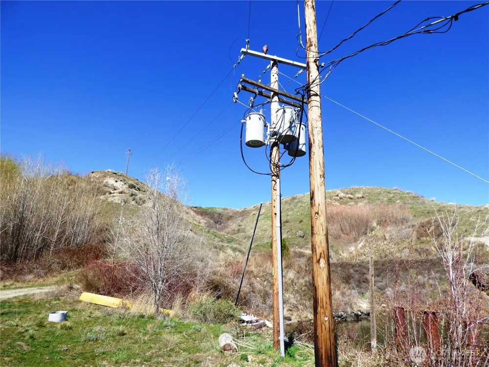 618 Jack Wells Road Bridgeport, WA 98813