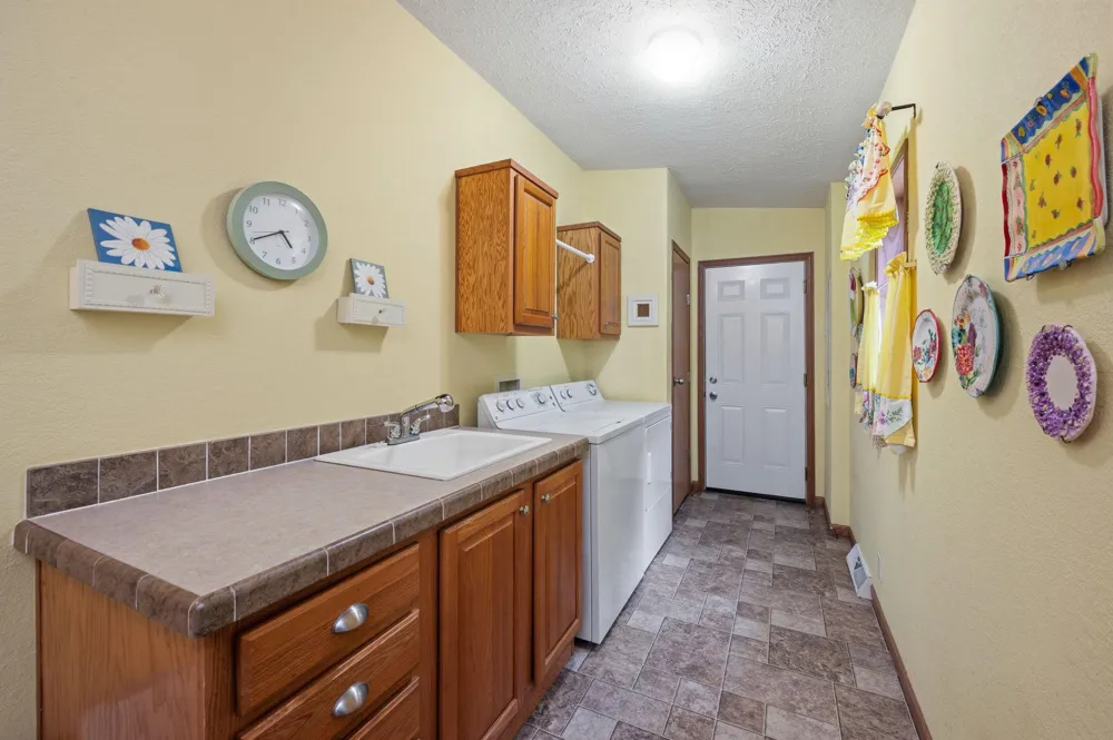 403 W Margaret Street Fairmont, MN 56031