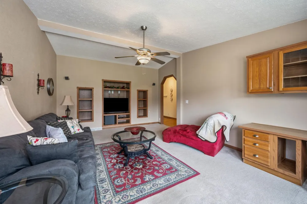 403 W Margaret Street Fairmont, MN 56031