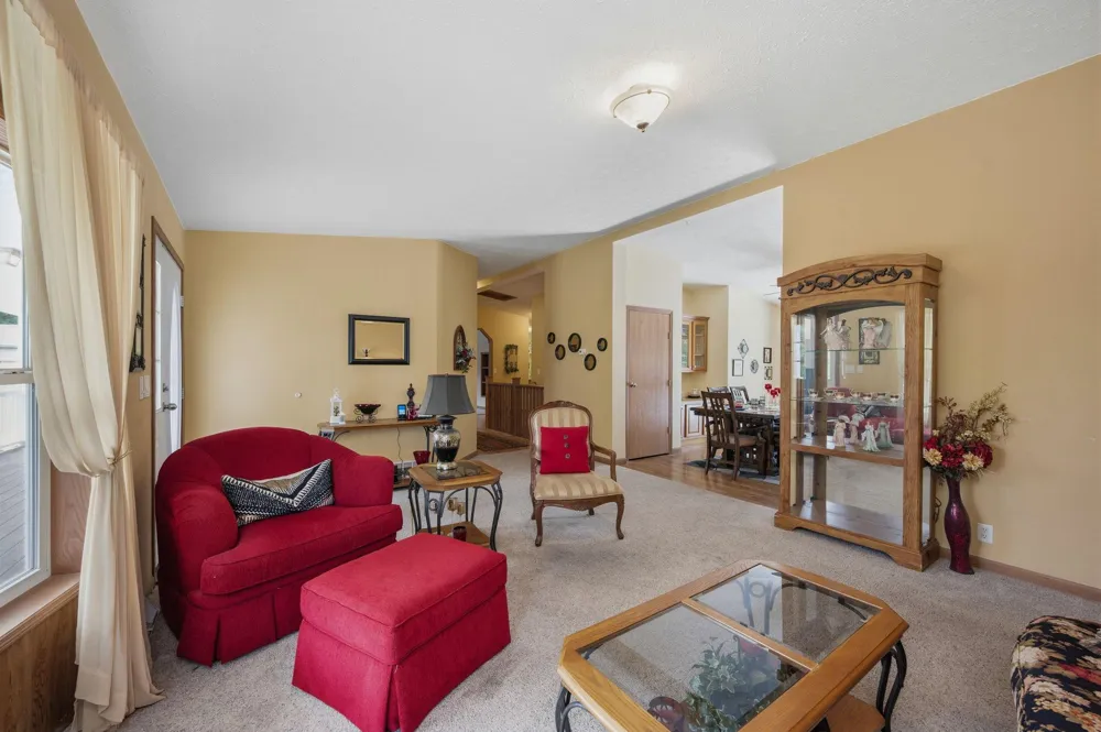 403 W Margaret Street Fairmont, MN 56031
