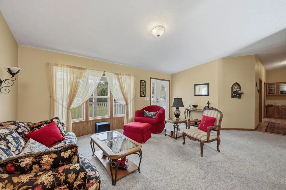 403 W Margaret Street Fairmont, MN 56031