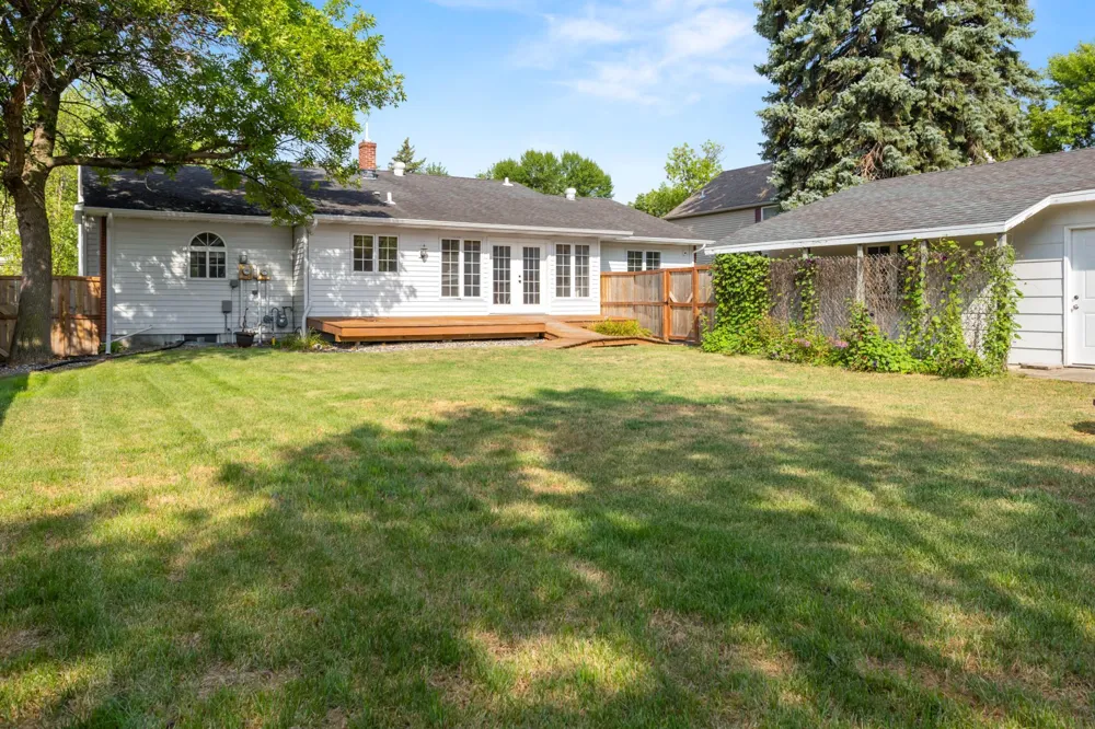 512 8th Street Wahpeton, ND 58075