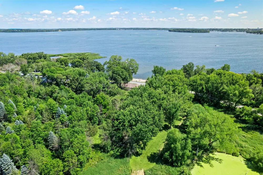 11040 N Shore Road Waconia, MN 55387