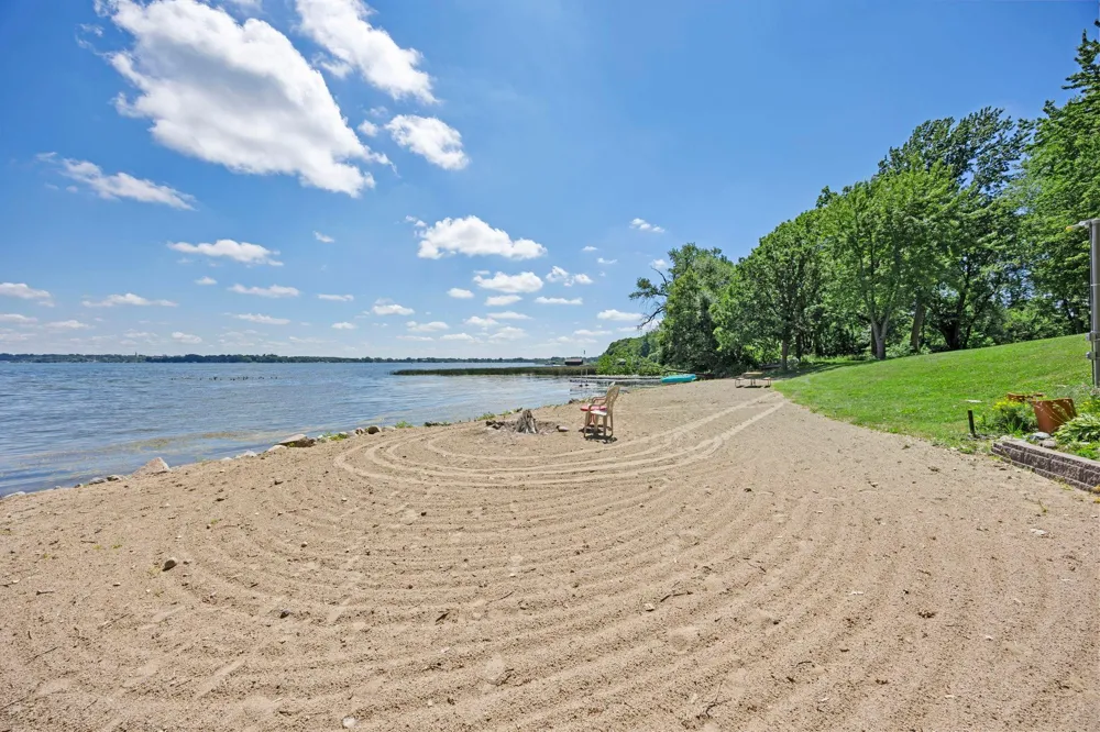 11040 N Shore Road Waconia, MN 55387
