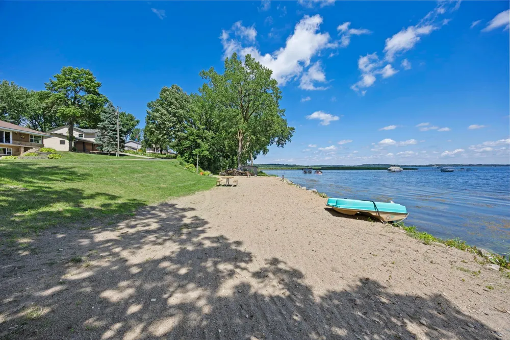 11040 N Shore Road Waconia, MN 55387