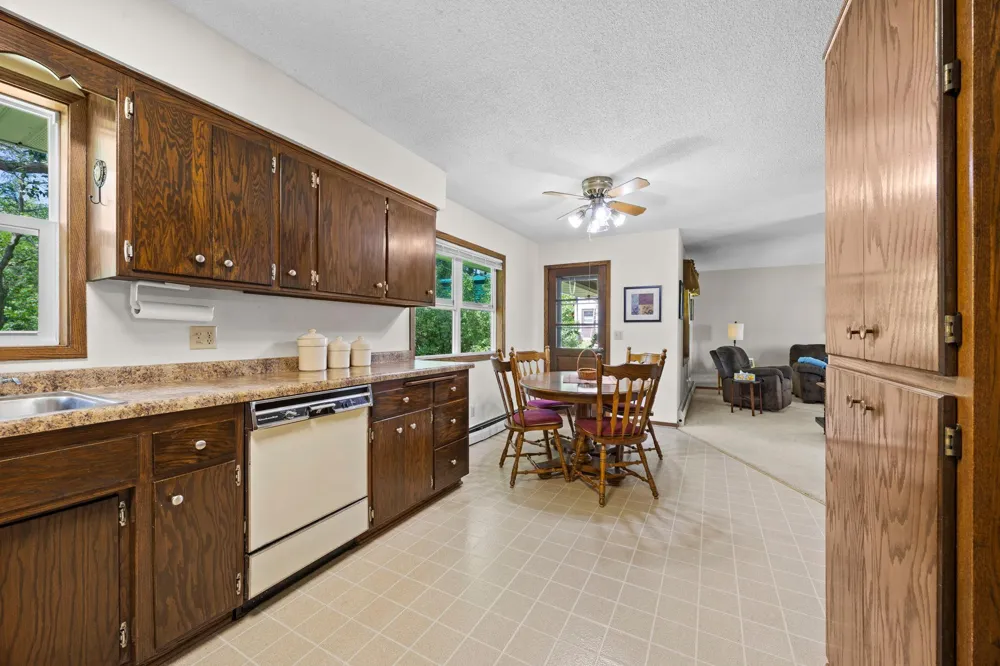 11040 N Shore Road Waconia, MN 55387