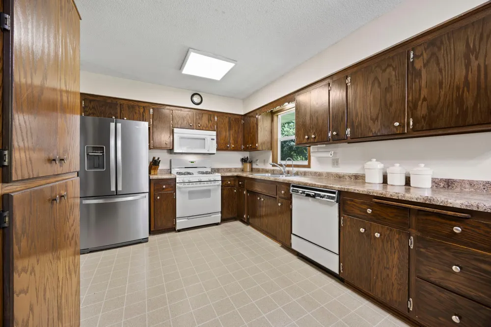 11040 N Shore Road Waconia, MN 55387